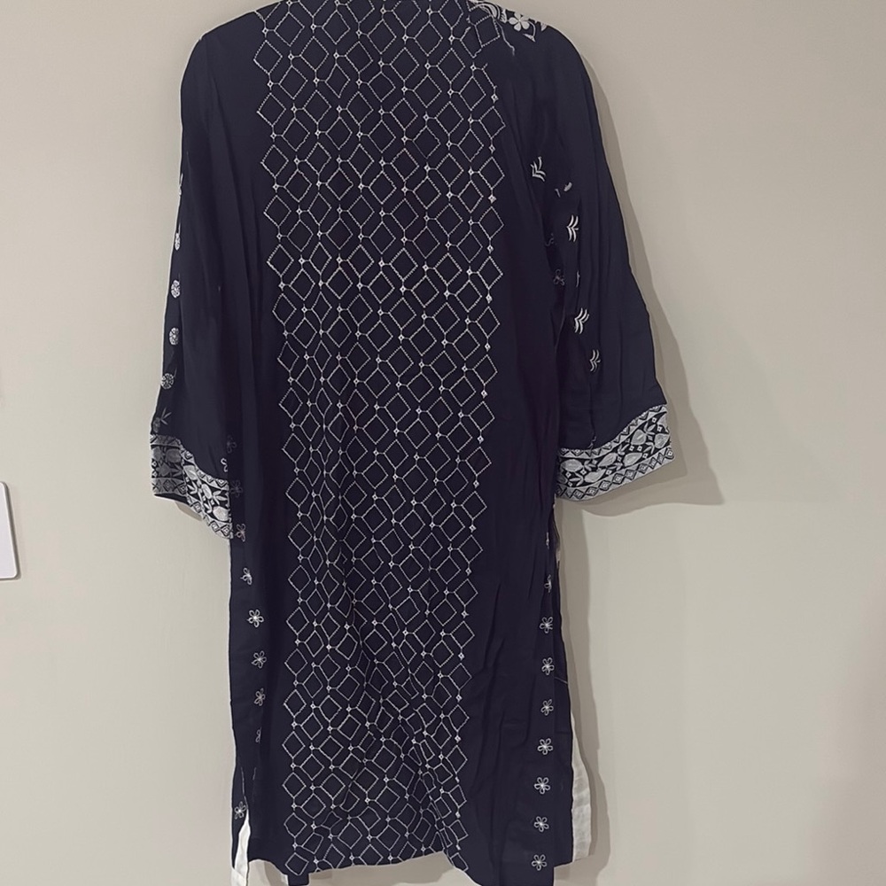 Navy and White Embroidered 3 pc suit size L semi formal - Picture 5 of 7